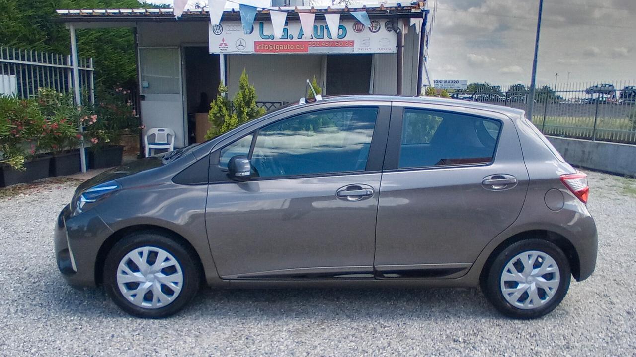 Toyota Yaris 1.0 5 porte Active Adatta a Neopatentati