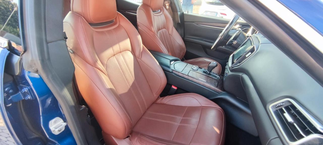 Maserati Ghibli V6 430 CV Q4 Nerissimo Edition