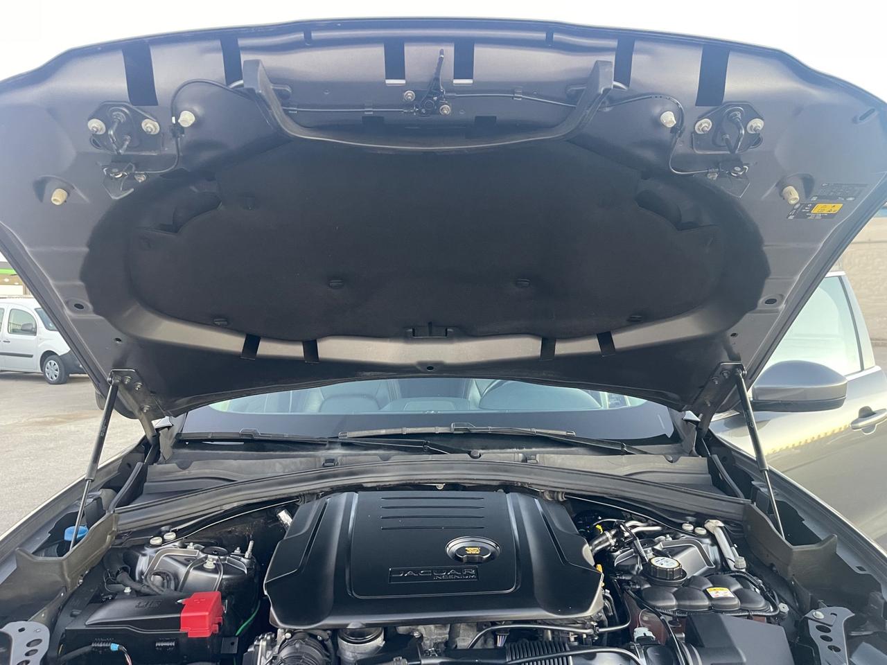 JAGUAR F-PACE 2.0 ID4 AWD 180CV AUT FULL LED MY19