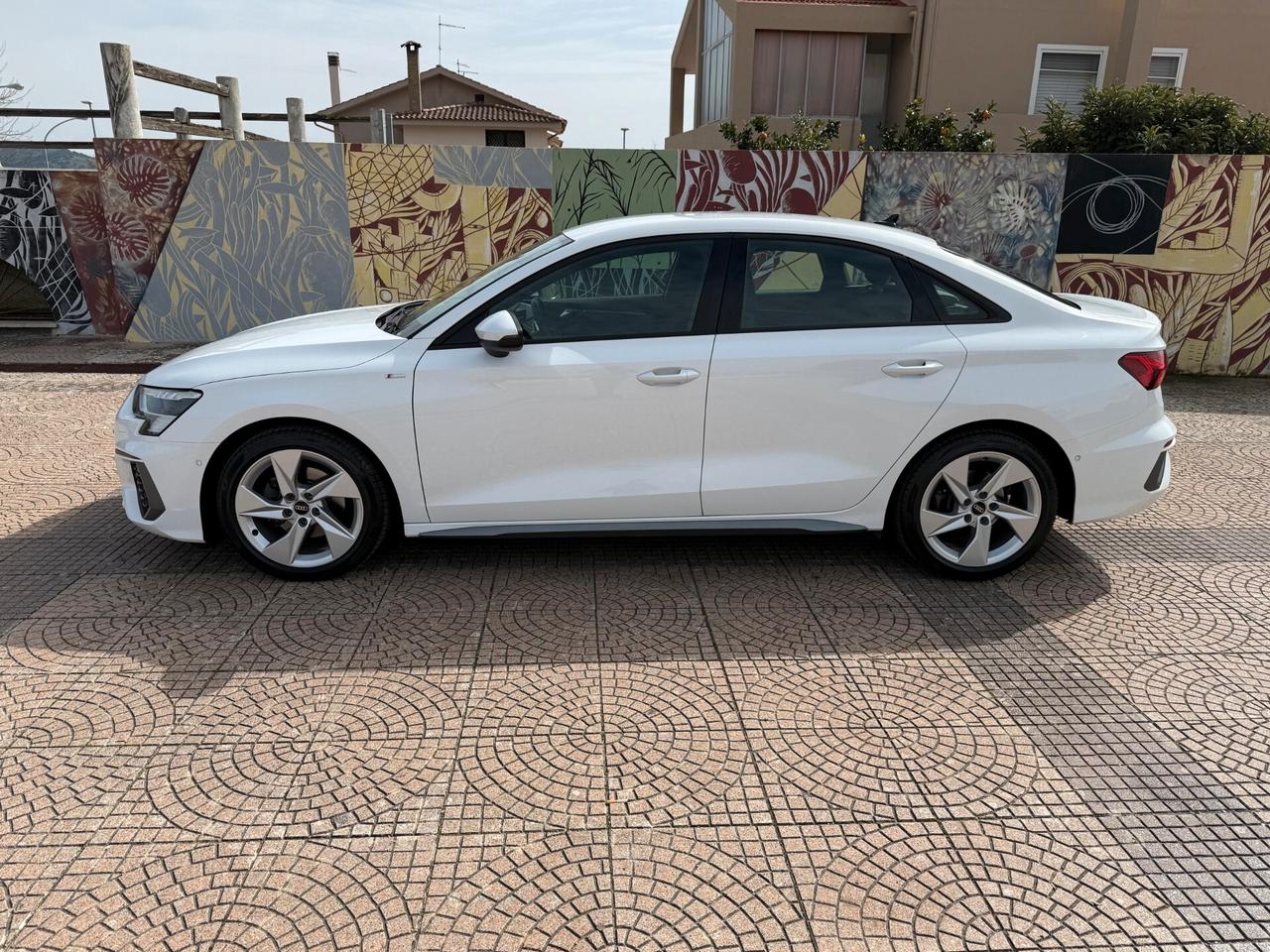 Audi A3 Sedan 35 TDI S line edition