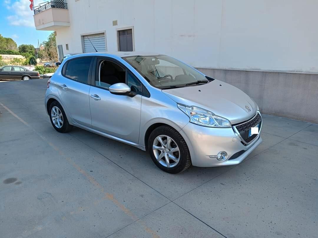 Peugeot 208 1.200 benzina X NEO PATENTATI 2 ANNI DI GARANZIA