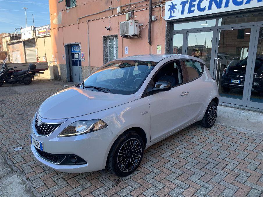 Lancia Ypsilon 1.0 FireFly 5 porte S&S Hybrid Ecochic Gold