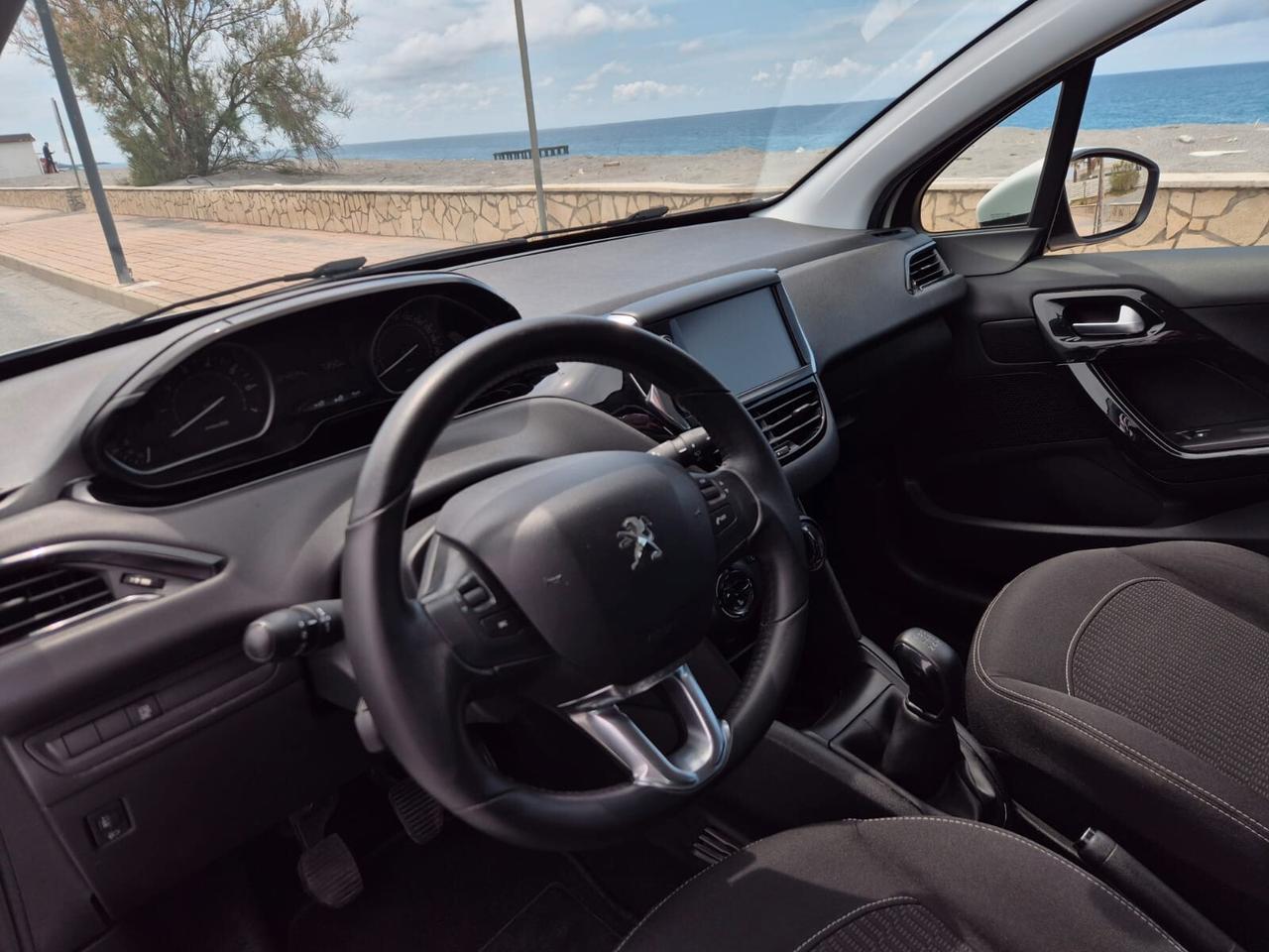 Peugeot 208 PureTech 82 5 porte Allure