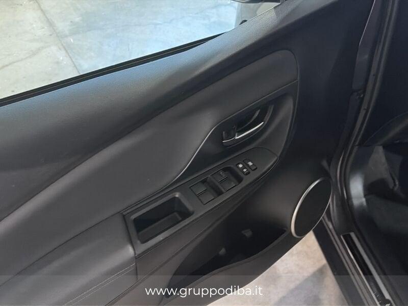 Toyota Yaris III 2017 5p Benzina 5p 1.5h Trend Grey Edition my18