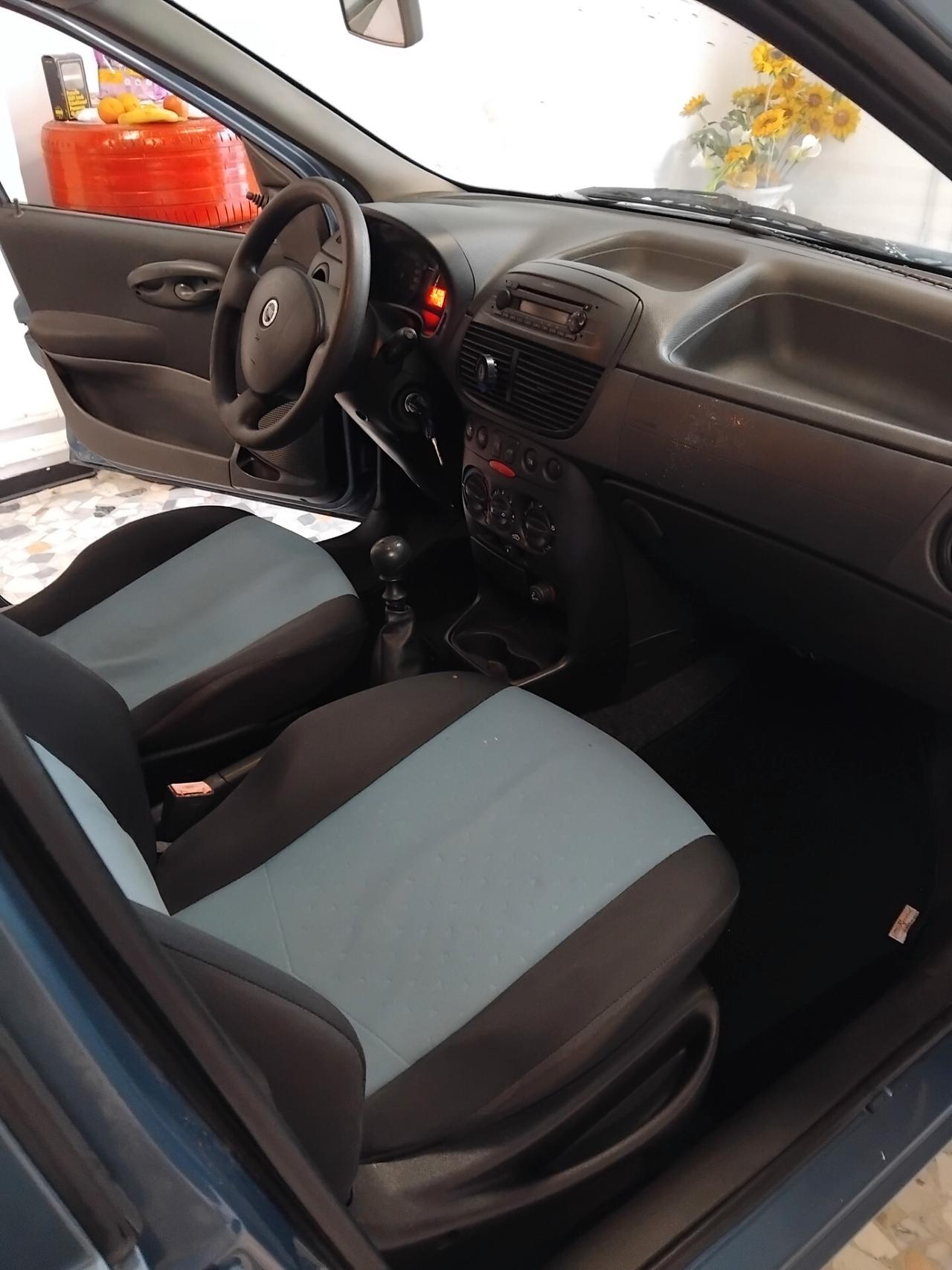 Fiat Punto 1.2 5 porte bConnect