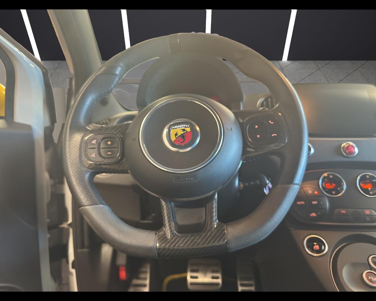 ABARTH 695 - 695 1.4 Turbo T-Jet 180 CV M.T.A.