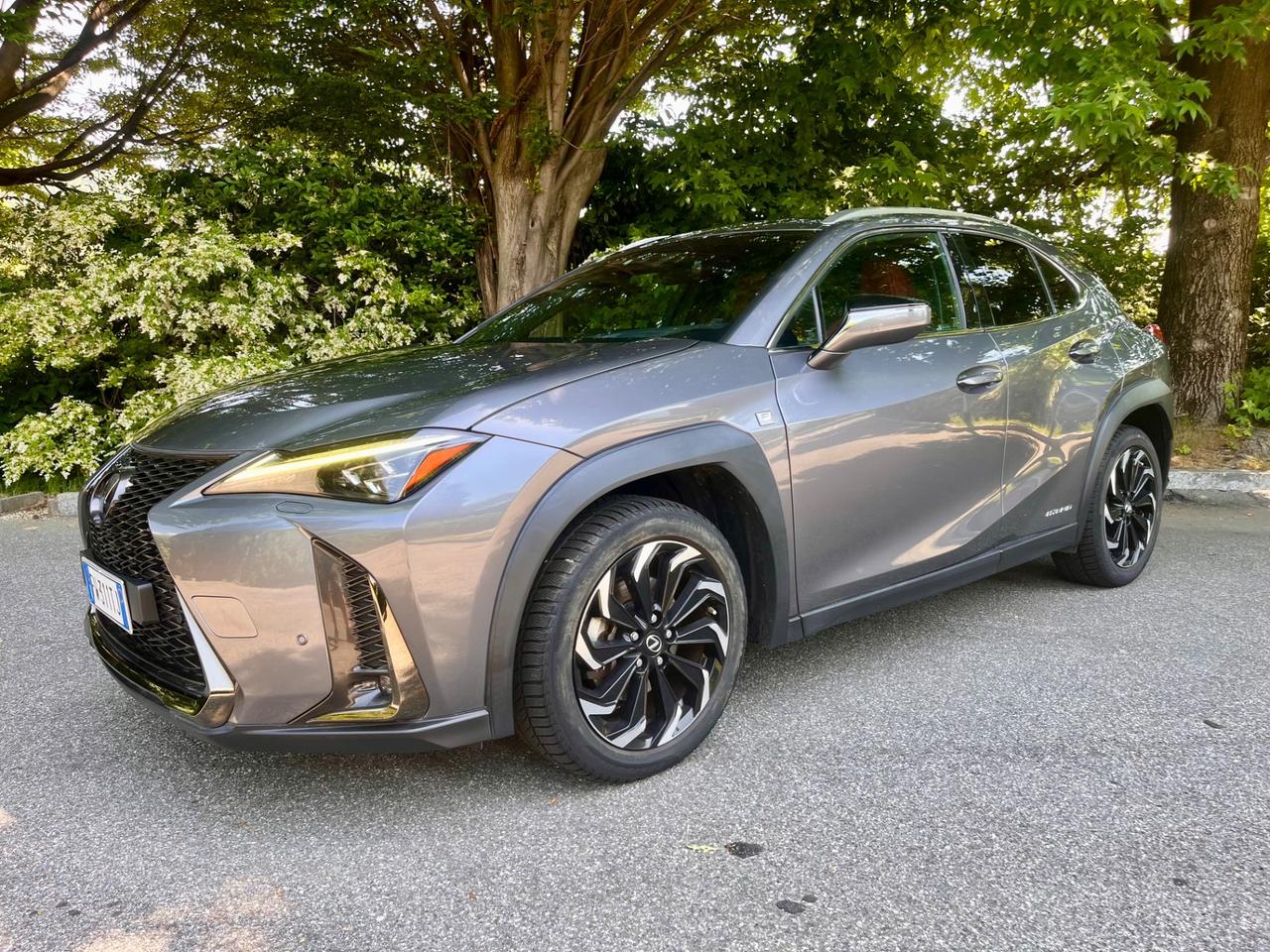 Lexus UX 250h ***** F-SPORT ****** 4WD ******* 4X4 *******
