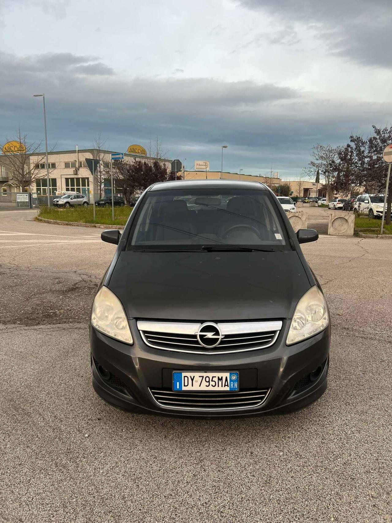 Opel Zafira 1.9 TDI / 7 POSTI