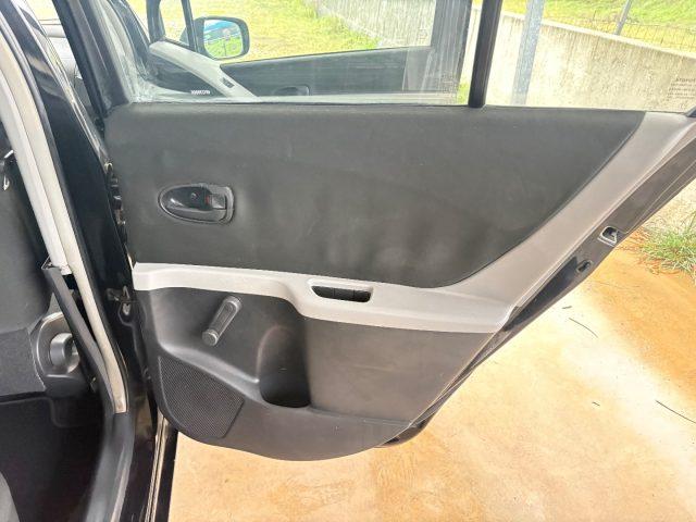 TOYOTA Yaris 1.0 5 porte OK NEIèATENTATI BòUETHOOT