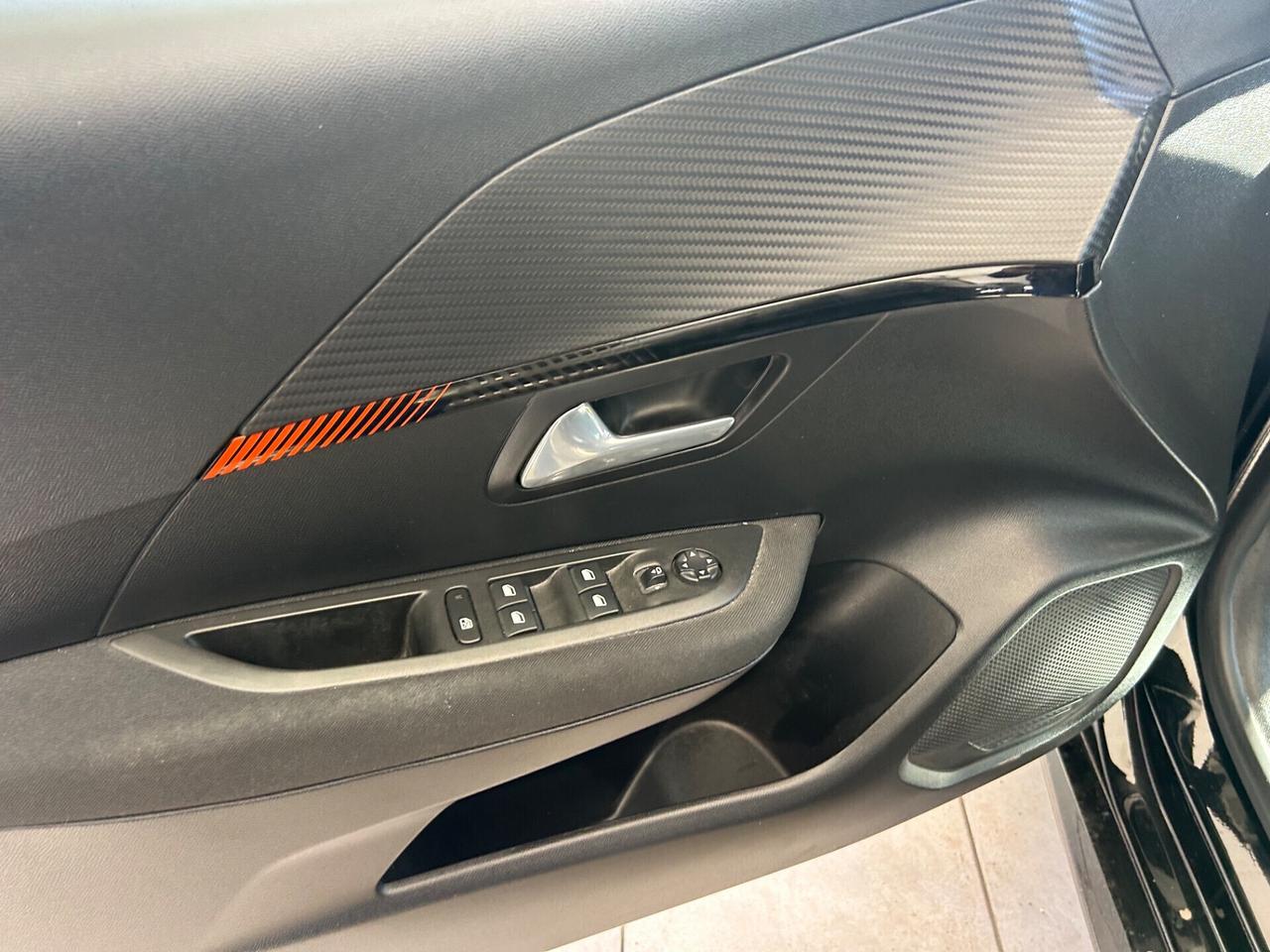 Peugeot 208 1.2 5p. Allure 05/2022 “ NEOPATENTATI “