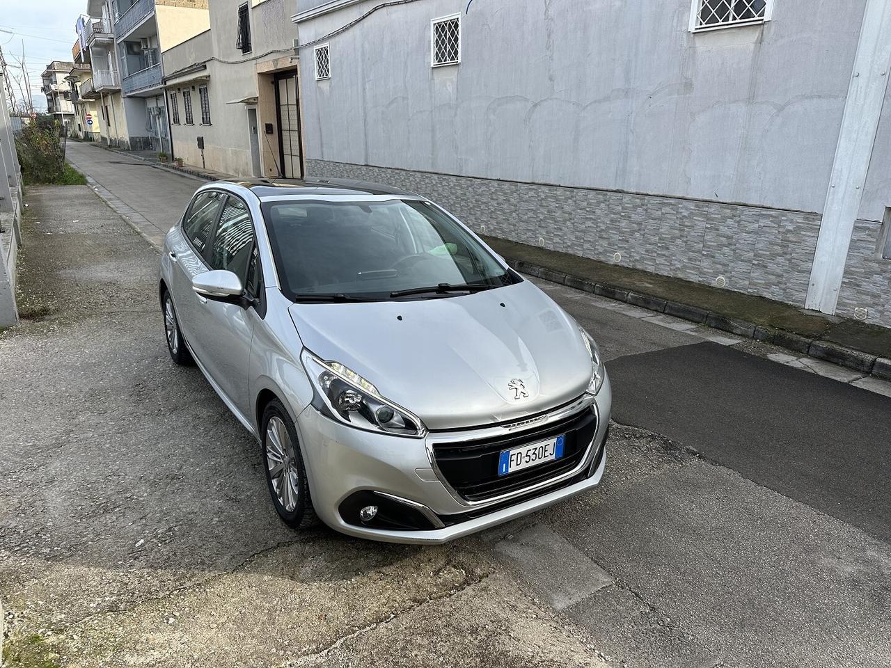 Peugeot 208 Allure 1.2 Benzina 82 Cv 2016 Tetto