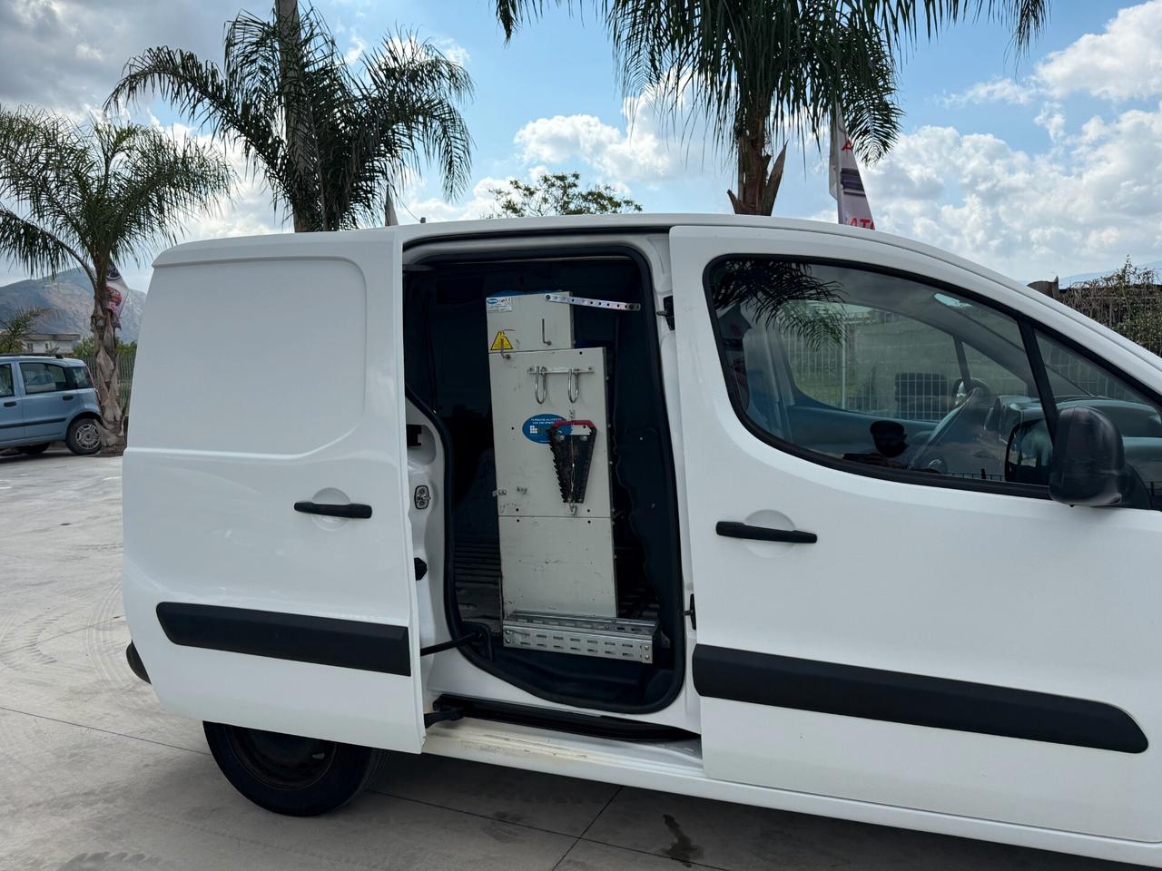 PEUGEOT PARTNER ANNO 2015 1.6 DIESEL 75 CV