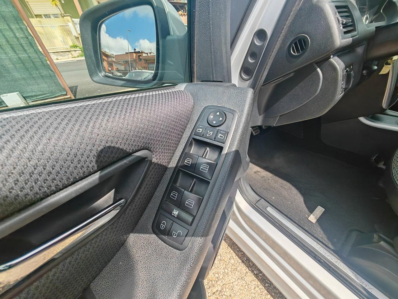 Mercedes-benz B 180 B 180 CDI Sport NAVI