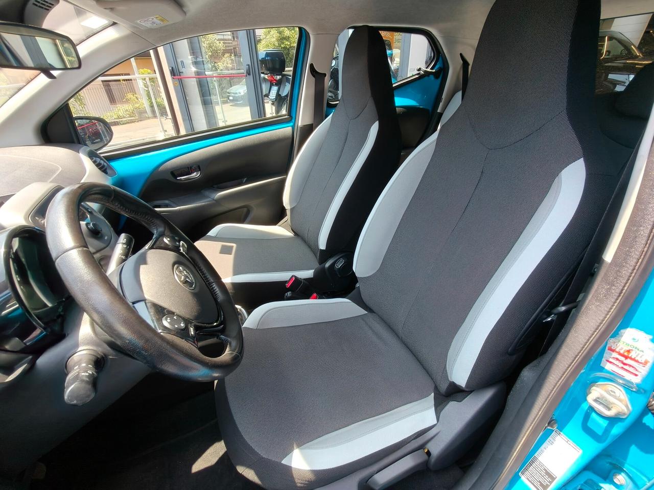 Toyota Aygo 1.0 VVT-i 69 CV 5 porte x-cool TSS