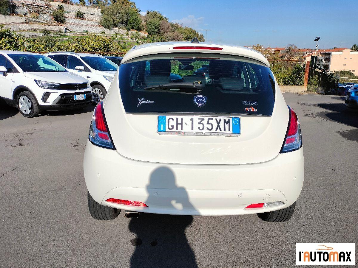 LANCIA - Ypsilon 1.0 firefly hybrid Gold s&s 70cv