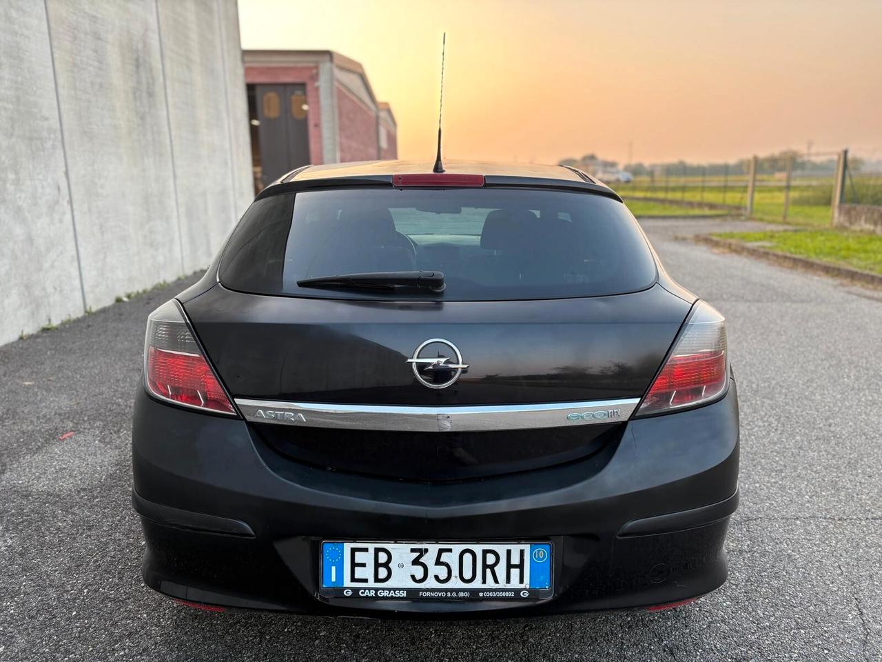 Opel Astra GTC 1.7 CDTI 110CV 3 porte