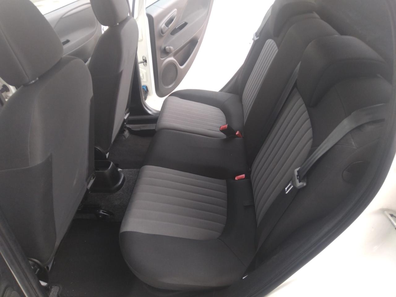 Fiat Punto 1.4 8V 77cv 5 porte Natural Power Street x neopatentati