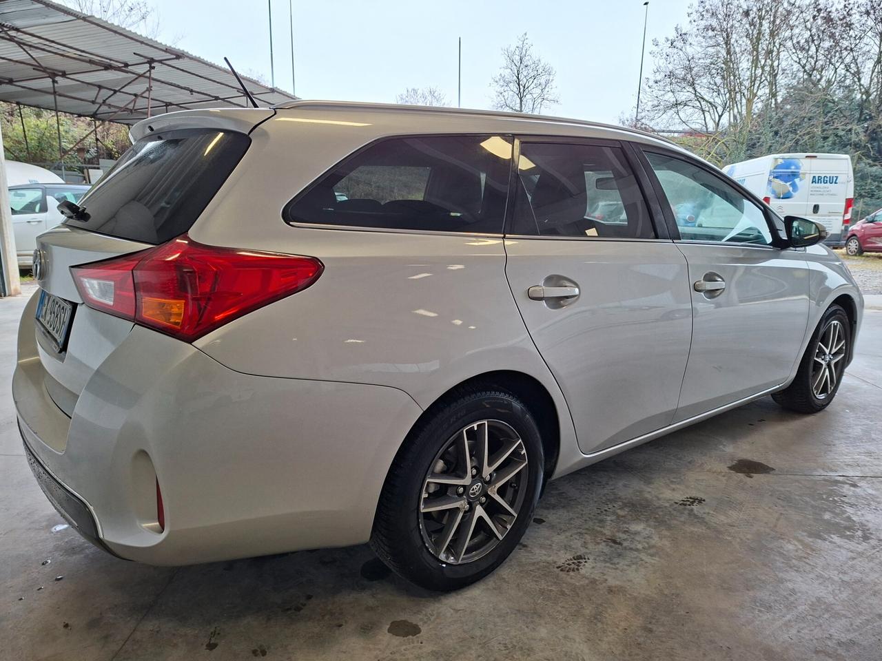 Toyota Auris Touring Sports 1.8 Hybrid Active