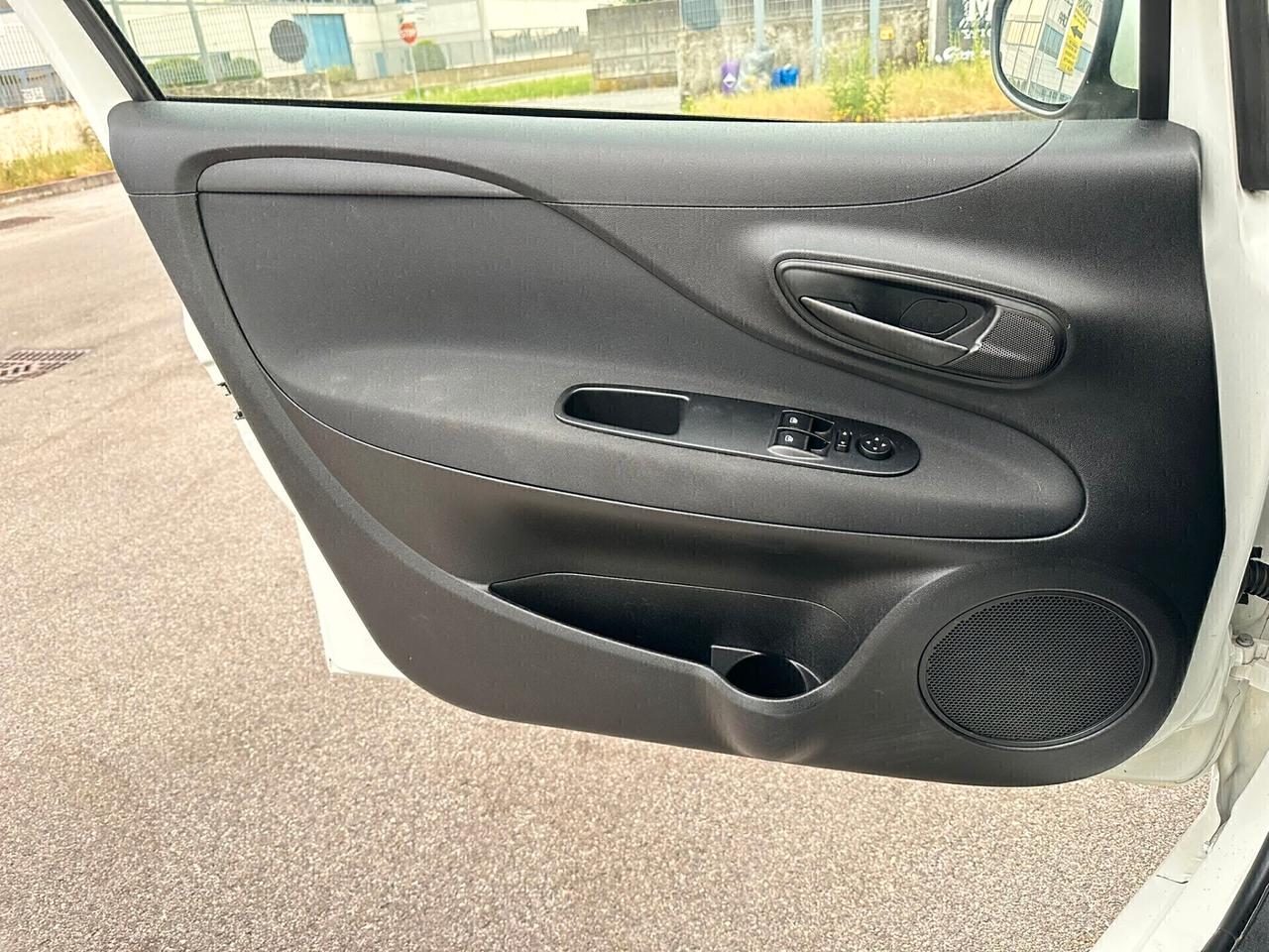 Fiat Punto 1.4 8V 5 porte Natural Power Lounge
