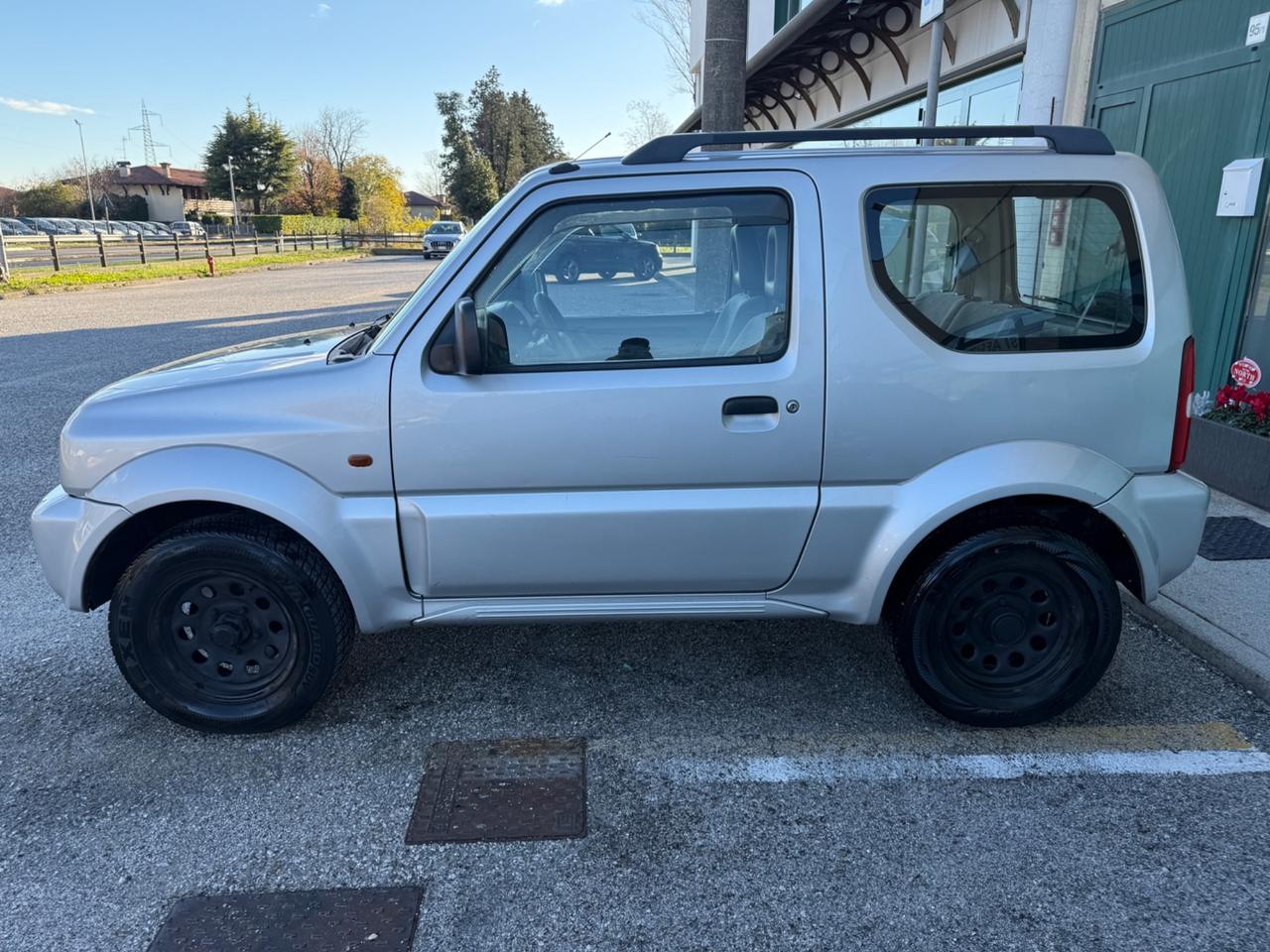 Suzuki Jimny - 1.3i 4WD JLX