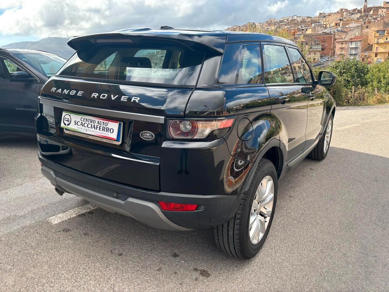 Land Rover Range Evoque 2.2 TD4 5p. Pure