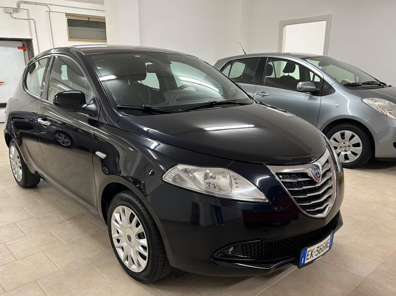 Lancia Ypsilon 1.2 69 CV 5 porte Silver