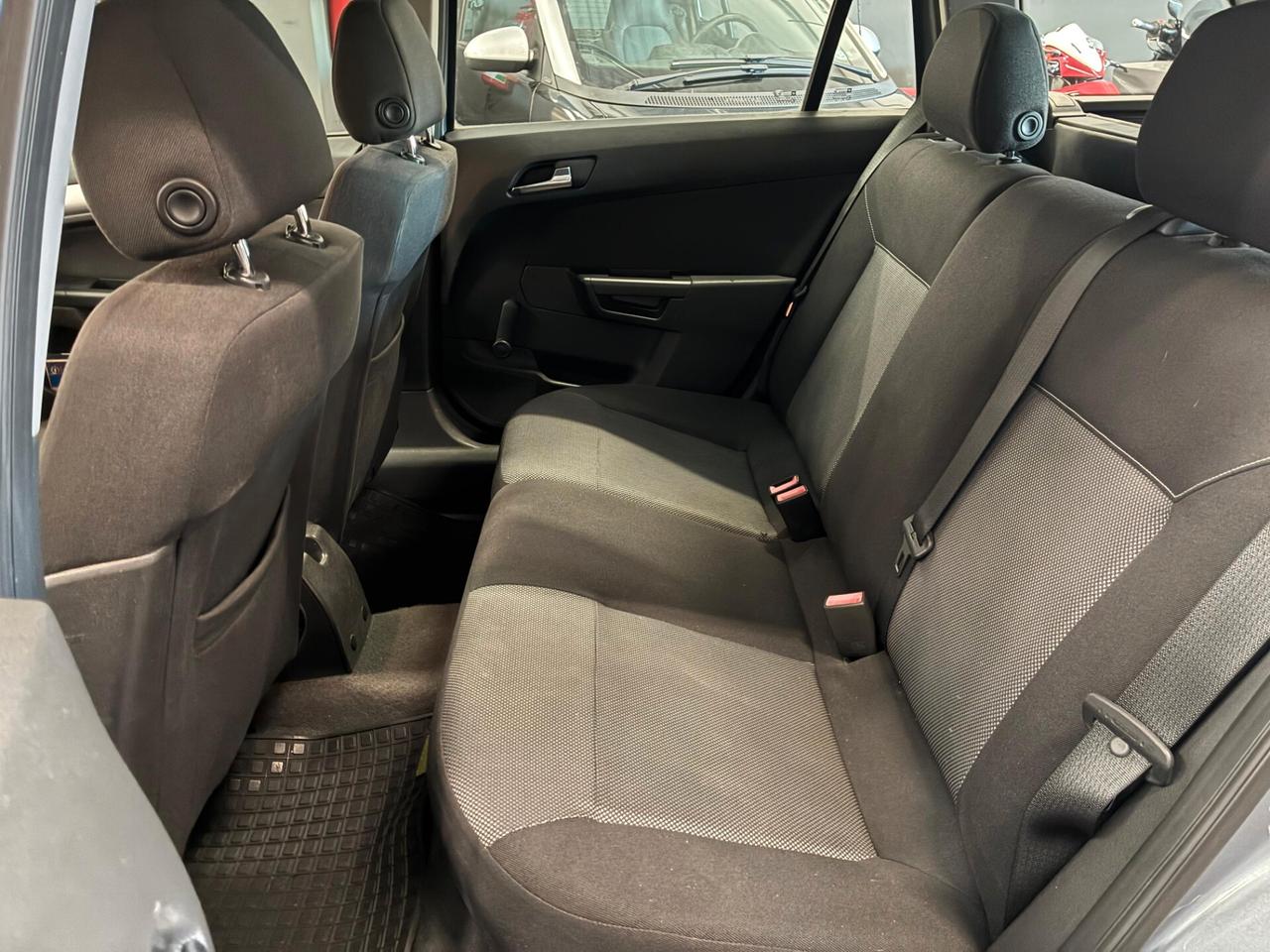 Opel Astra III 2010 SW 1.6 Enjoy Gpl-tech 115cv