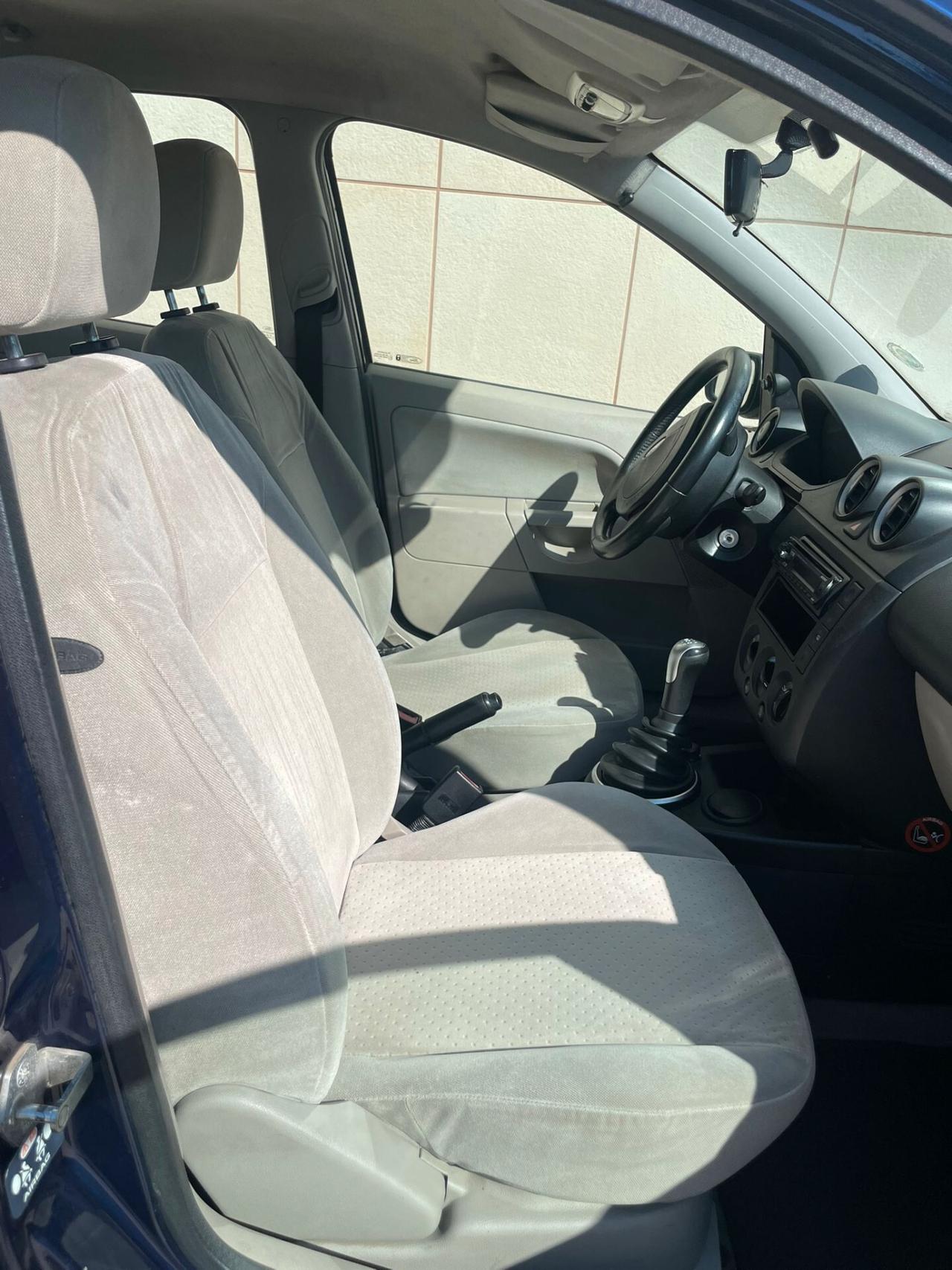 FORD FIESTA 1.4 DIESEL 68CV AUTO IDEALE PER NEO PATENTATI
