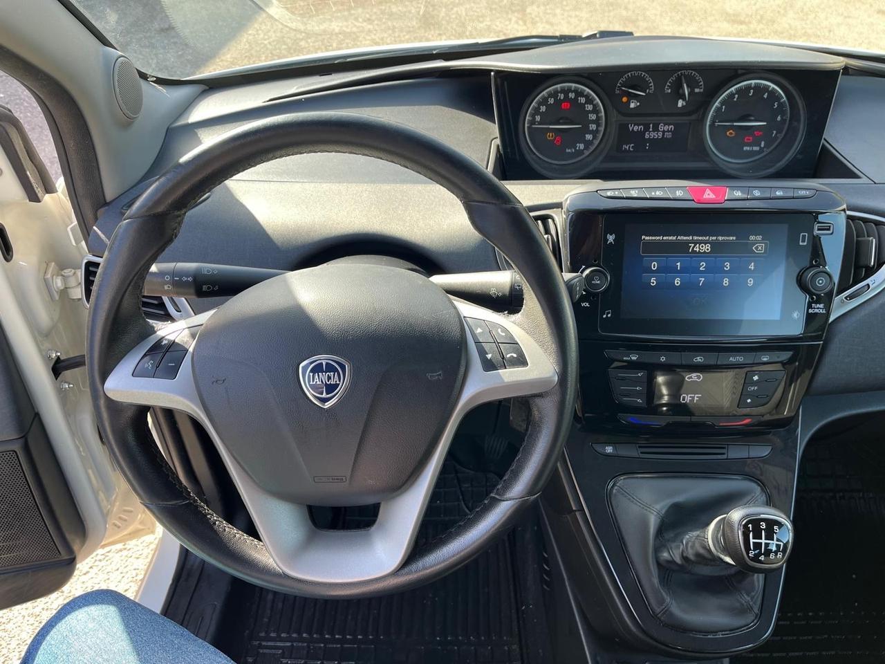 Lancia y 1.0 hybrid- 69 cv -km 69000-06/2022