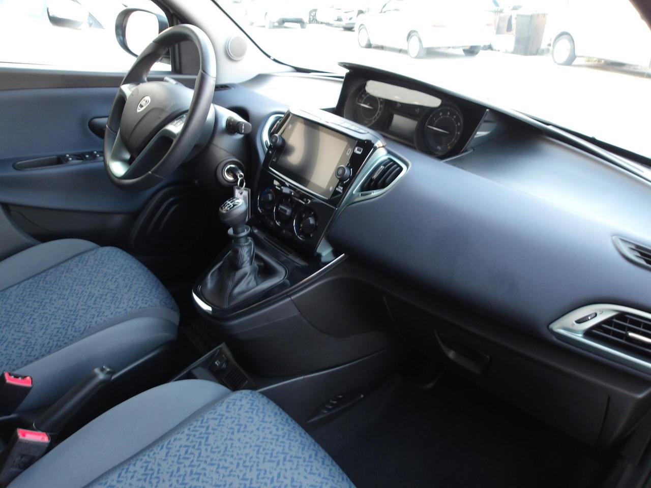 Lancia Ypsilon 1.0 firefly hybrid Gold Plus s&s 70cv 5p.ti