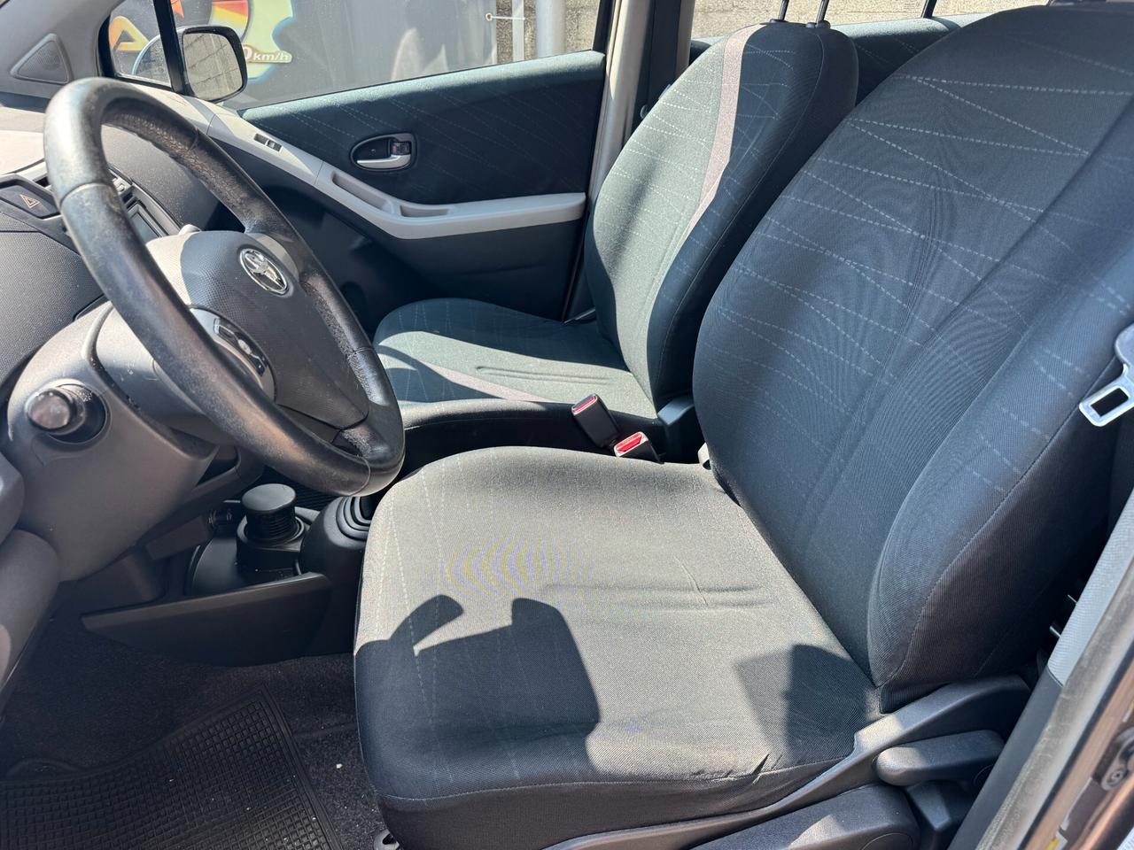 Toyota Yaris 1.3 5 porte Navi NEOPATENTATI