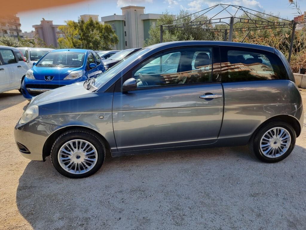 Lancia Ypsilon 1.3 MJT 90 CV Oro