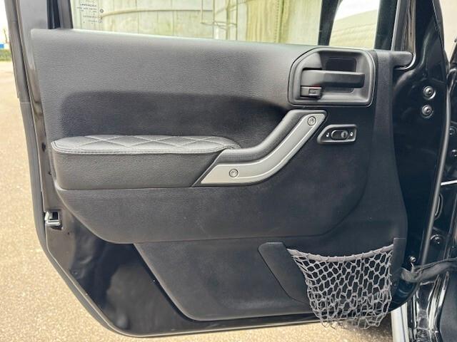 Jeep Wrangler Unlimited 2.8 CRD DPF Sahara Auto