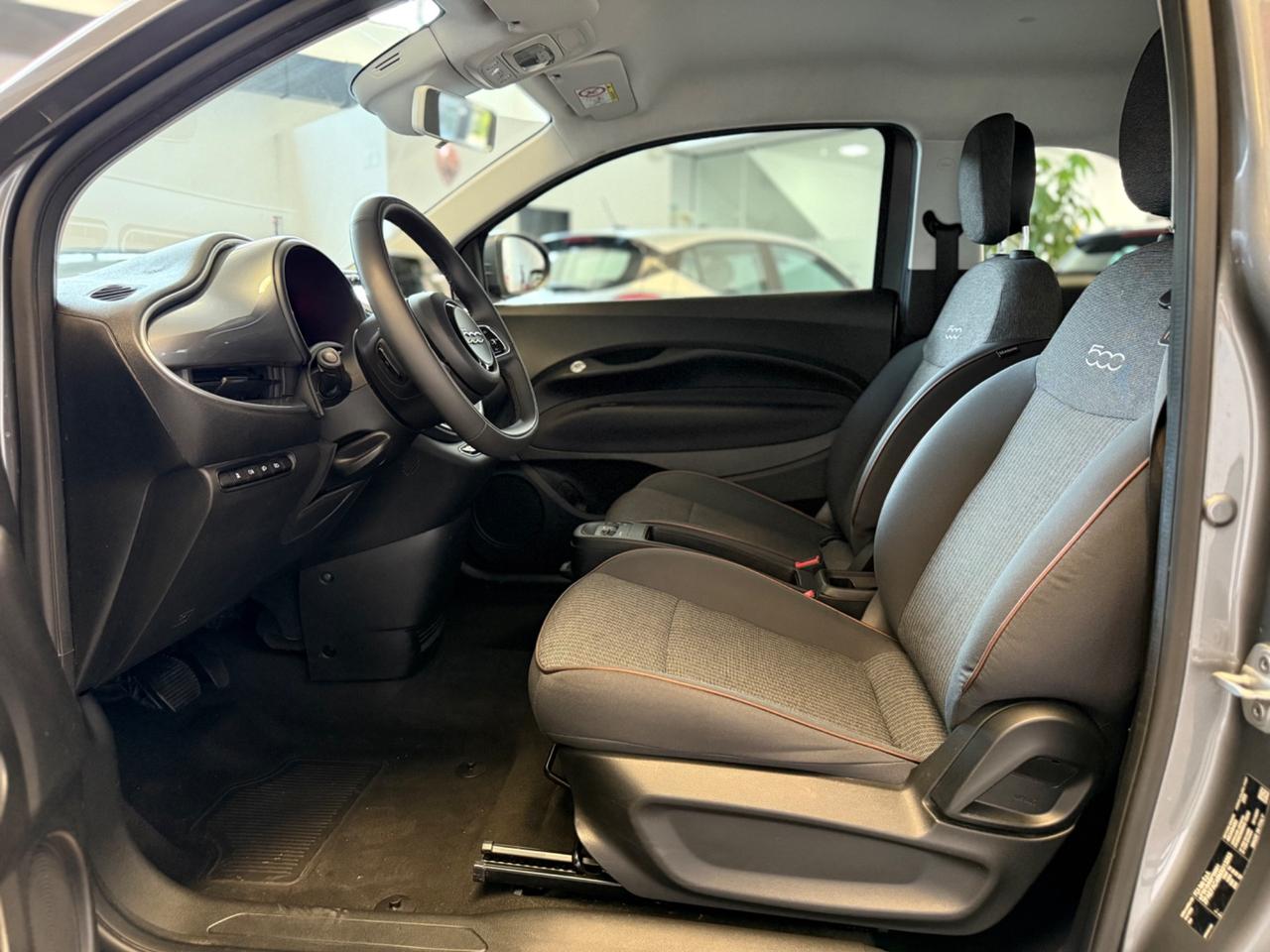 Fiat 500e Berlina 42 kWh La Prima NEOPATENTATI