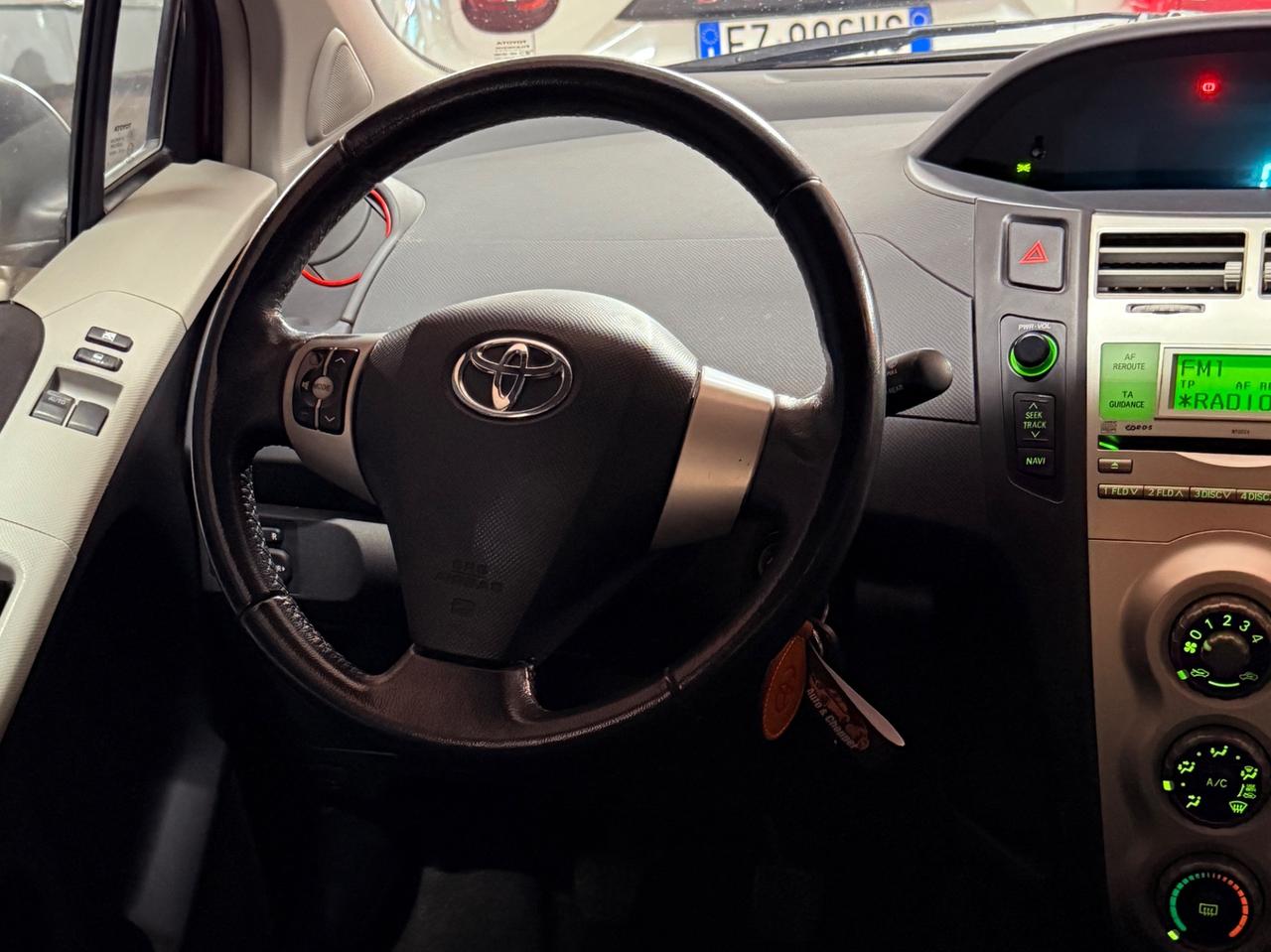 BELLISSIMA TOYOTA YARIS UNICO PROPRIETARIO CON SOLI 79.454 KM