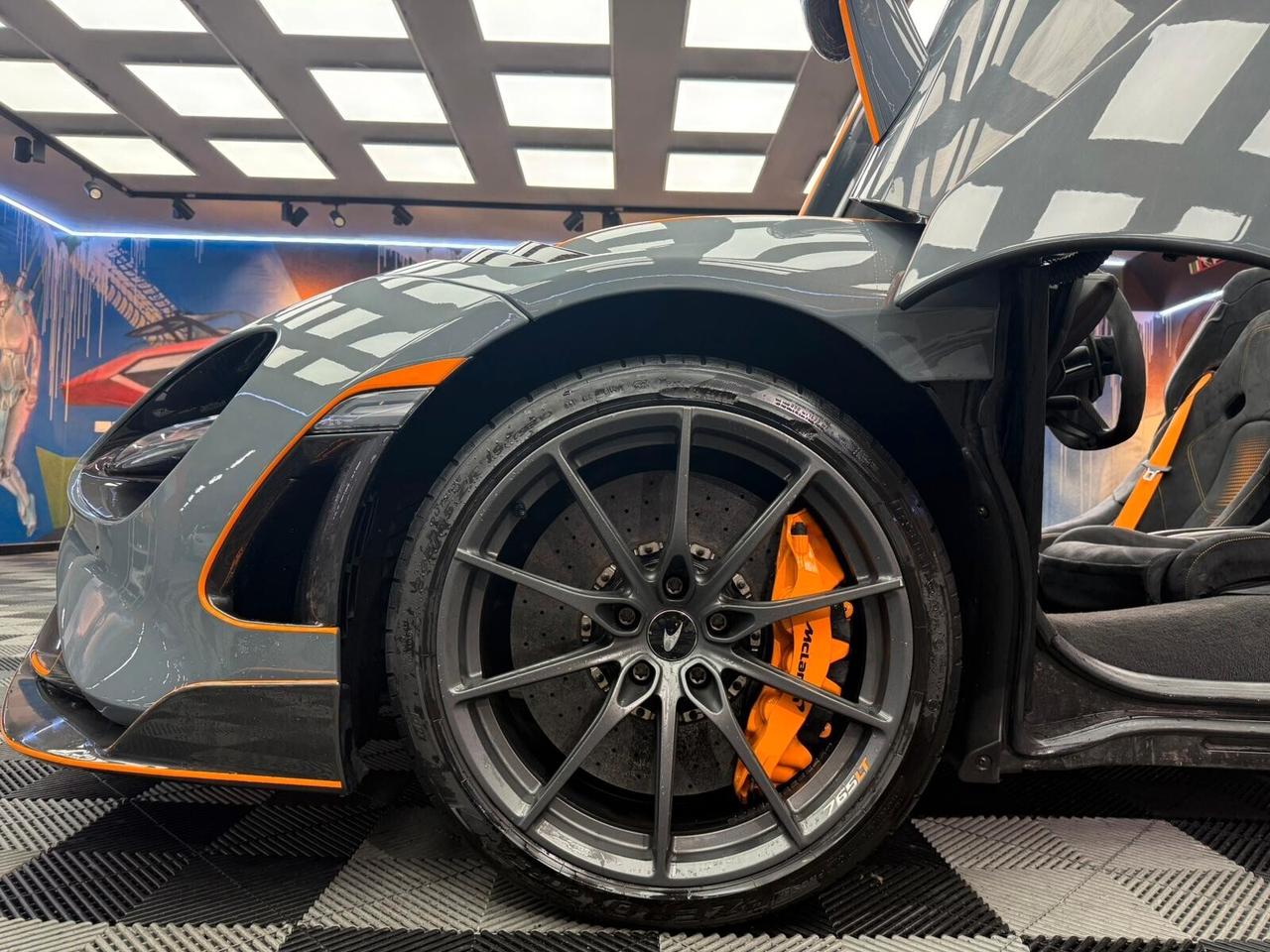 Mclaren 765LT (765)