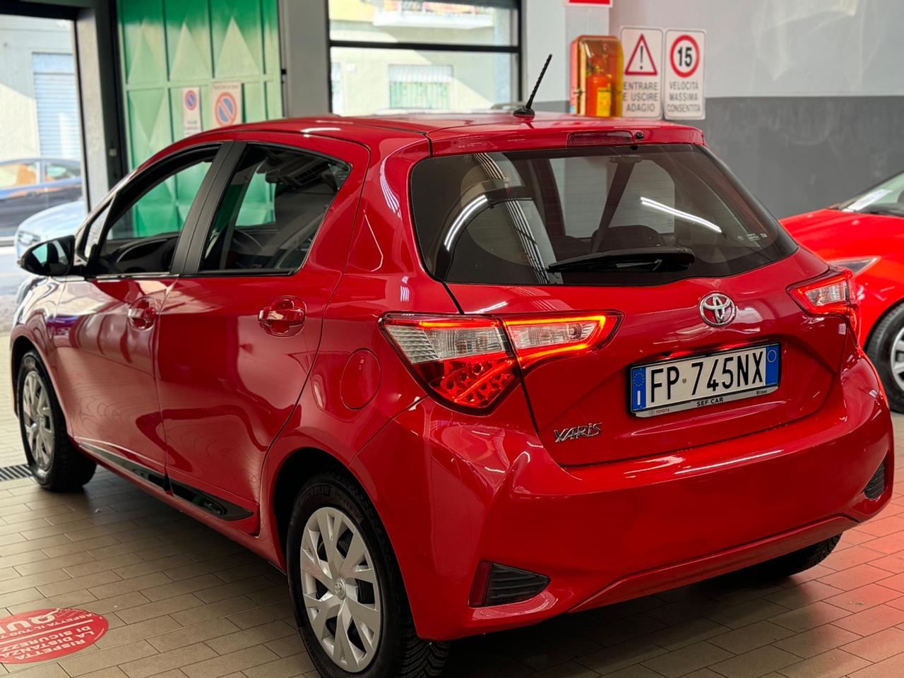 Toyota Yaris 1.0 5 porte PREZZO REALE garanzia 12 mesi