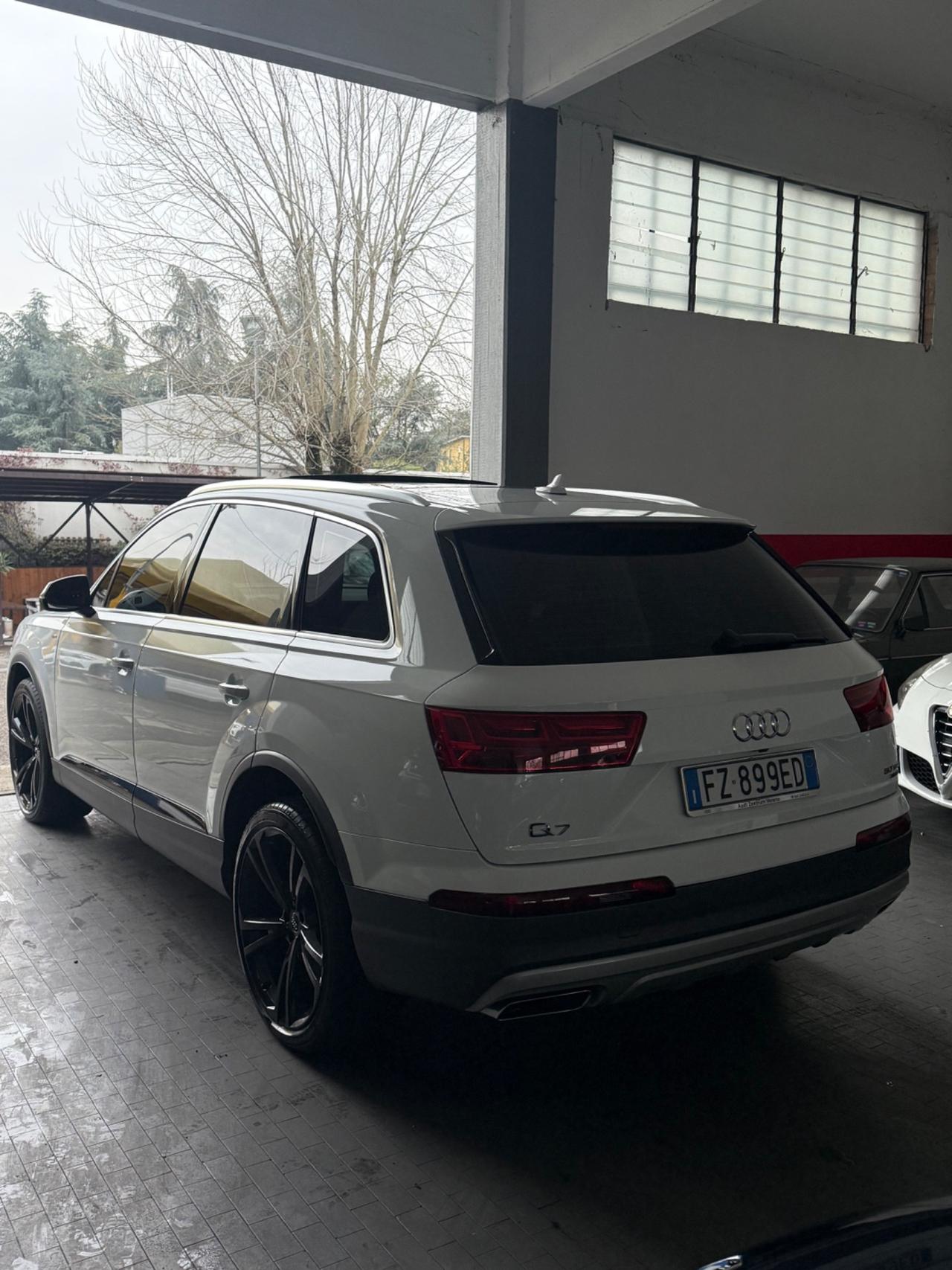 Audi Q7 50 TDI quattro tiptronic Business