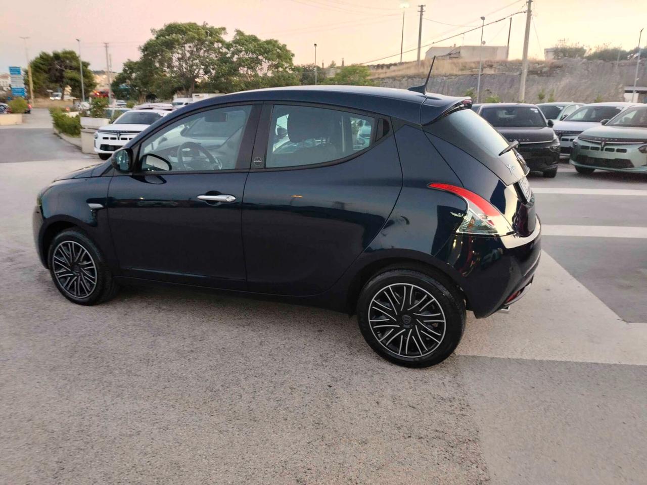 Lancia Ypsilon 1.0 FireFly 5 porte S&S Hybrid Ecochic Gold