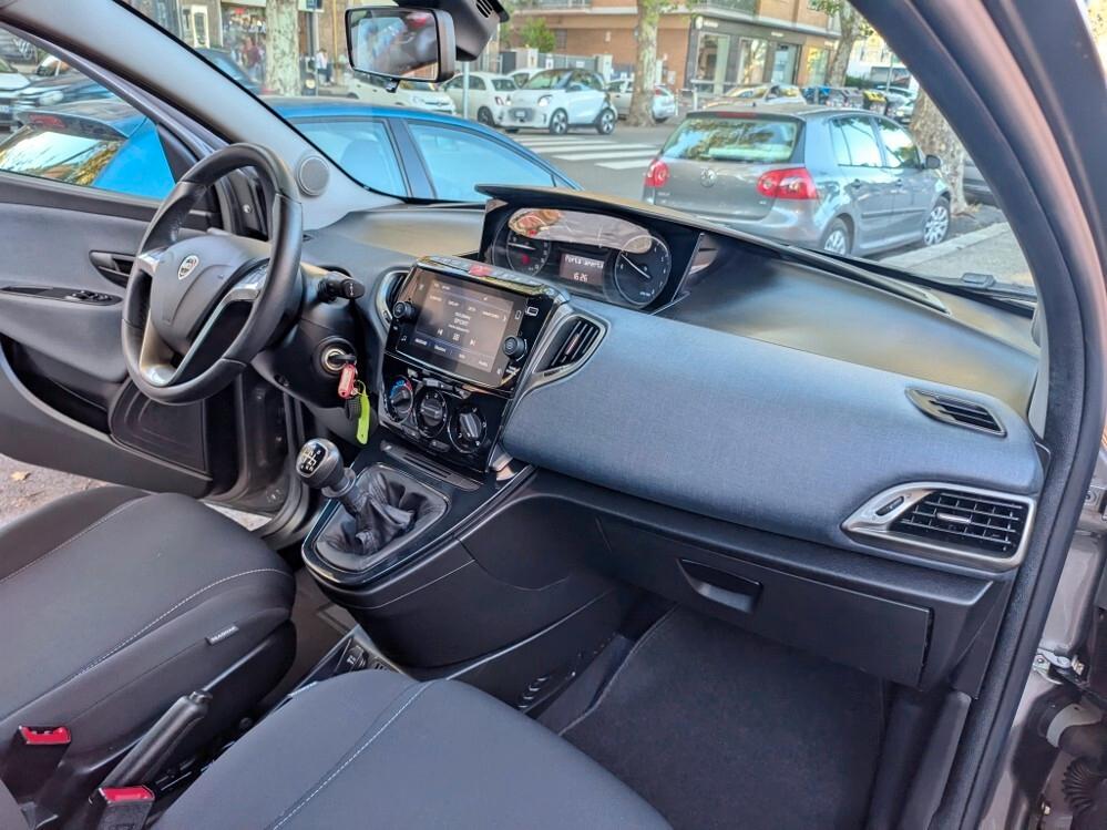 Lancia Ypsilon 1.0 Hybrid UNIPRO' SENZA VINCOLI DI FINANZIAMENTO