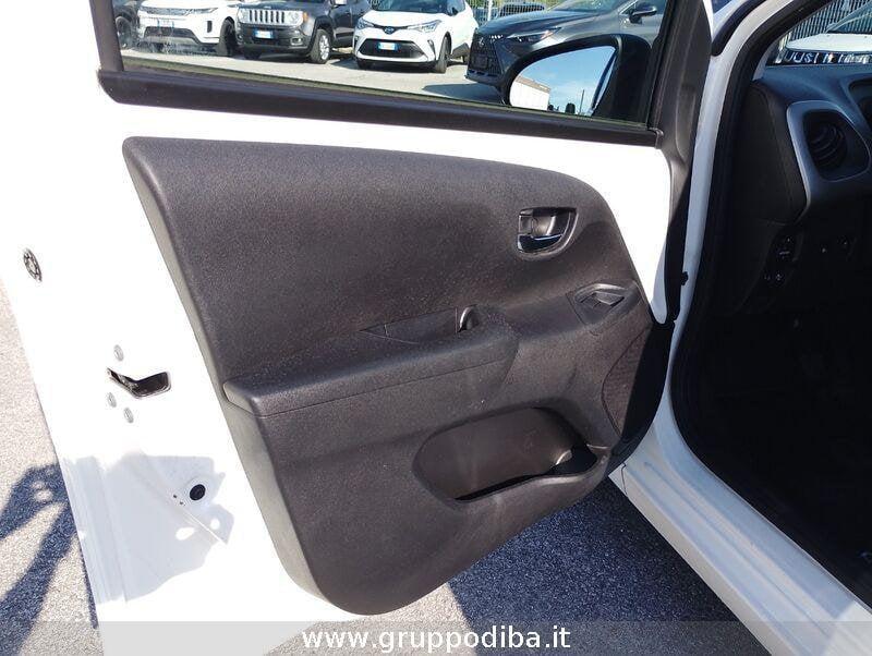 Toyota Aygo II 2014 5p 1.0 x-play m-mt my15