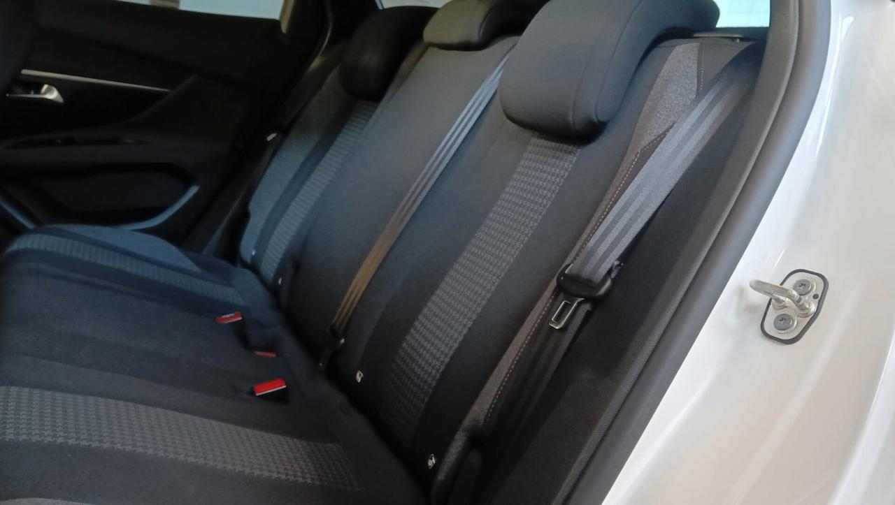 Peugeot 5008 BlueHDi 130 S&S EAT8 Allure