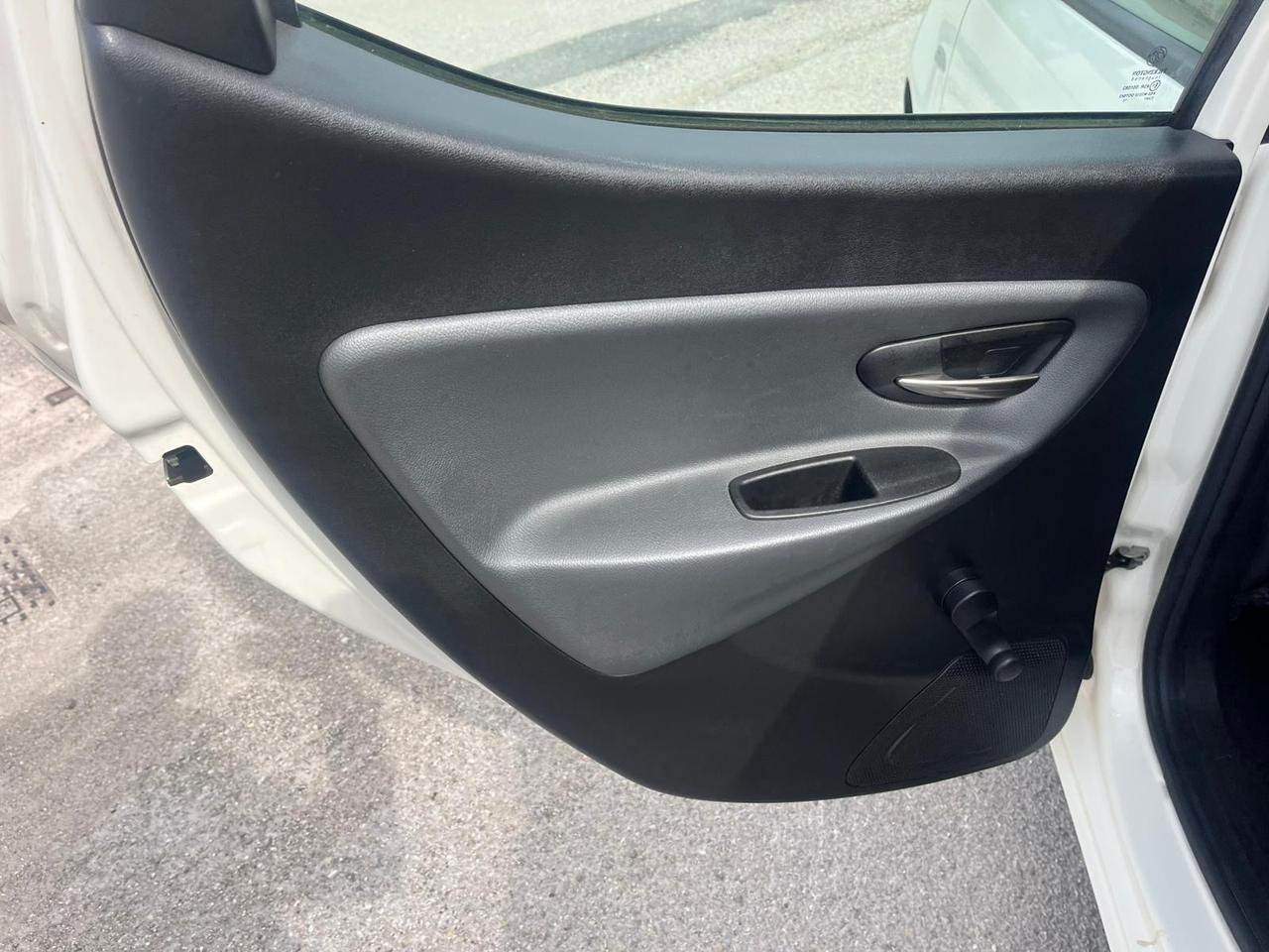 Lancia Ypsilon 1.2 Platinum 99000 km GARANZIA 12m