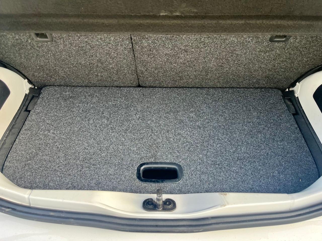 VW Up 1.0benz 2014 144.000km perfetta per neopatentati