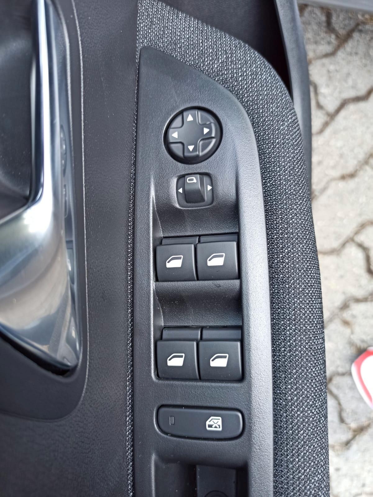 Peugeot 208 Hybrid 110 e-DCS6 Style