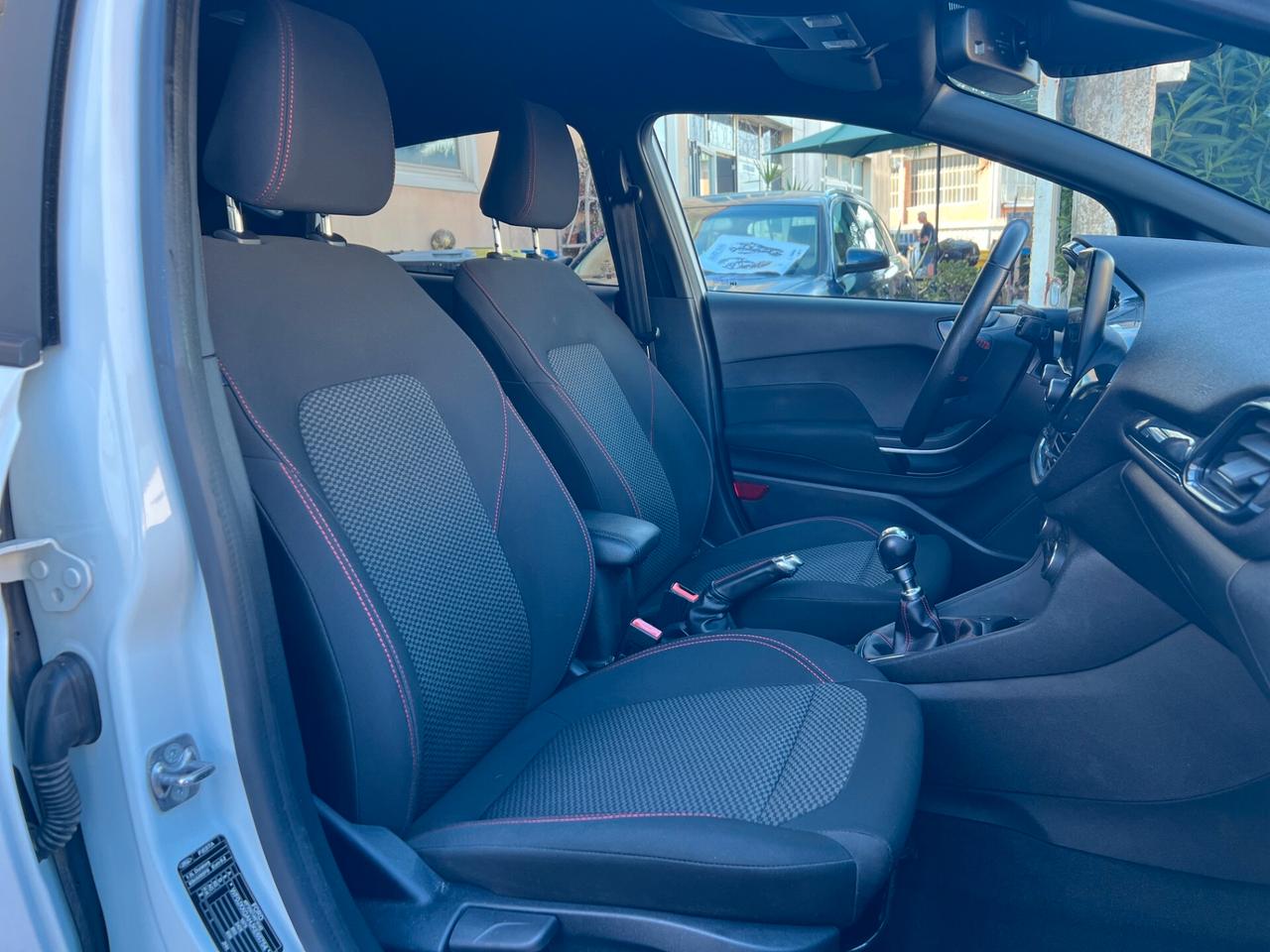 Ford Fiesta 1.5 EcoBlue 86cv 5 porte ST-Line FINANZIABILE