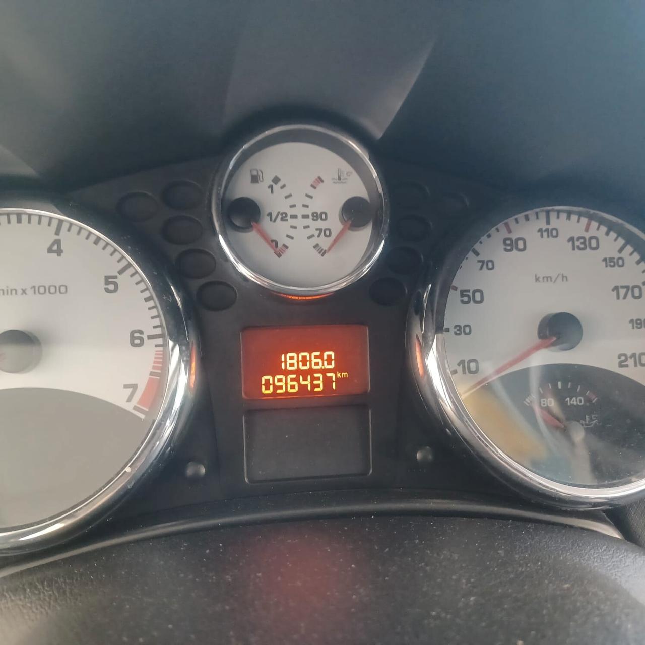 96438 km PEUGEOT 207 1.4 NEOPATENTATI