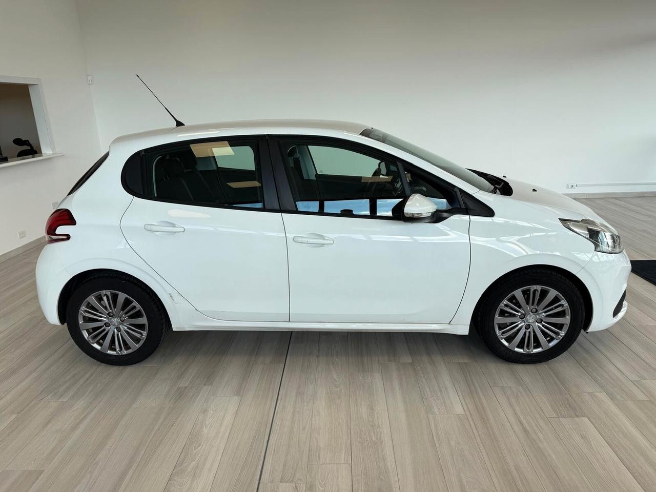 Peugeot 208 PureTech 82 5p. GPL Allure