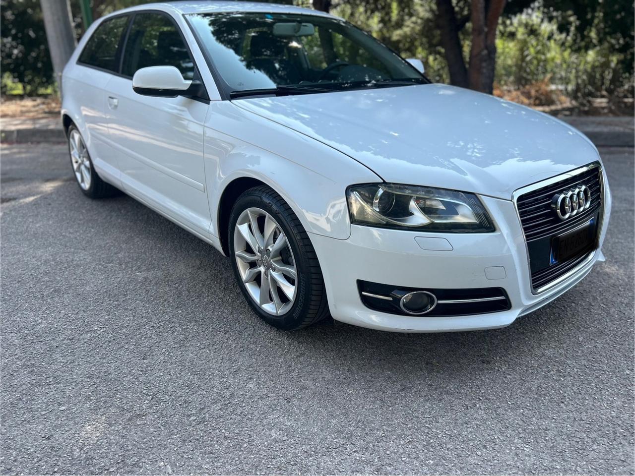 Audi A3 1.6 TDI 105 CV CR Ambiente