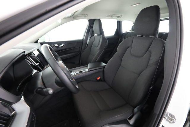 VOLVO XC60 XC60 B4 (d) AWD Geartronic Momentum Pro